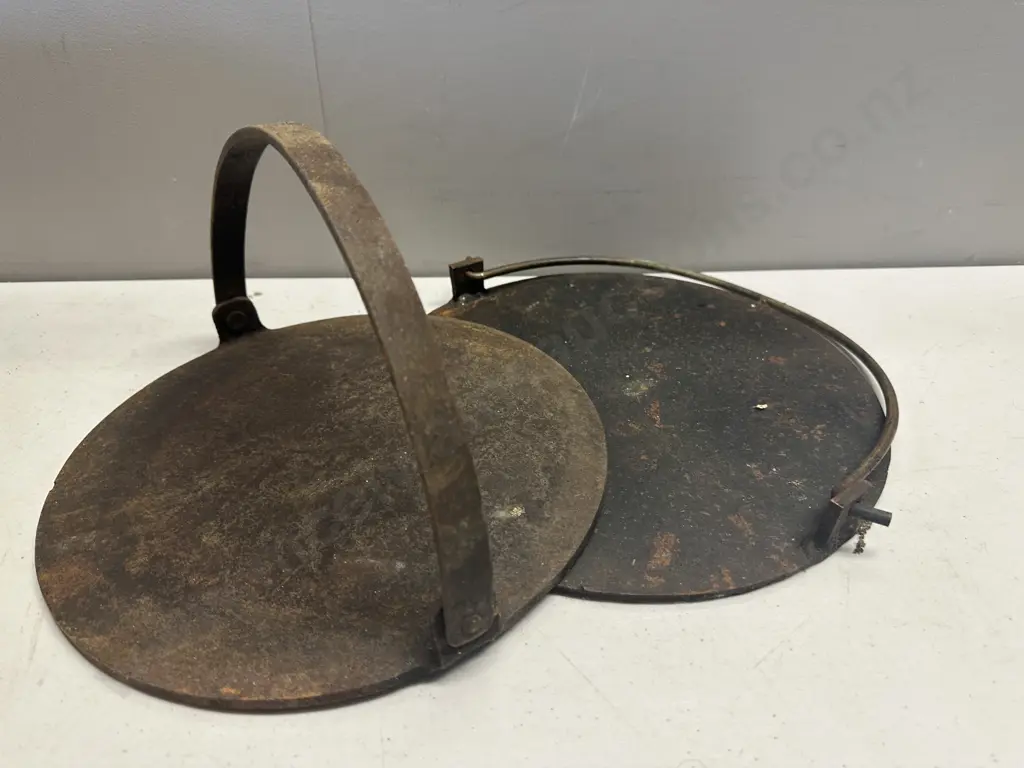 Vintage Cast Iron Griddles x2 28cm & 30cm. Image 1++