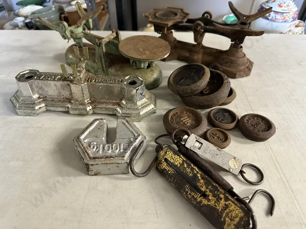 Vintage Scale Items & Assorted Weights Image 1++