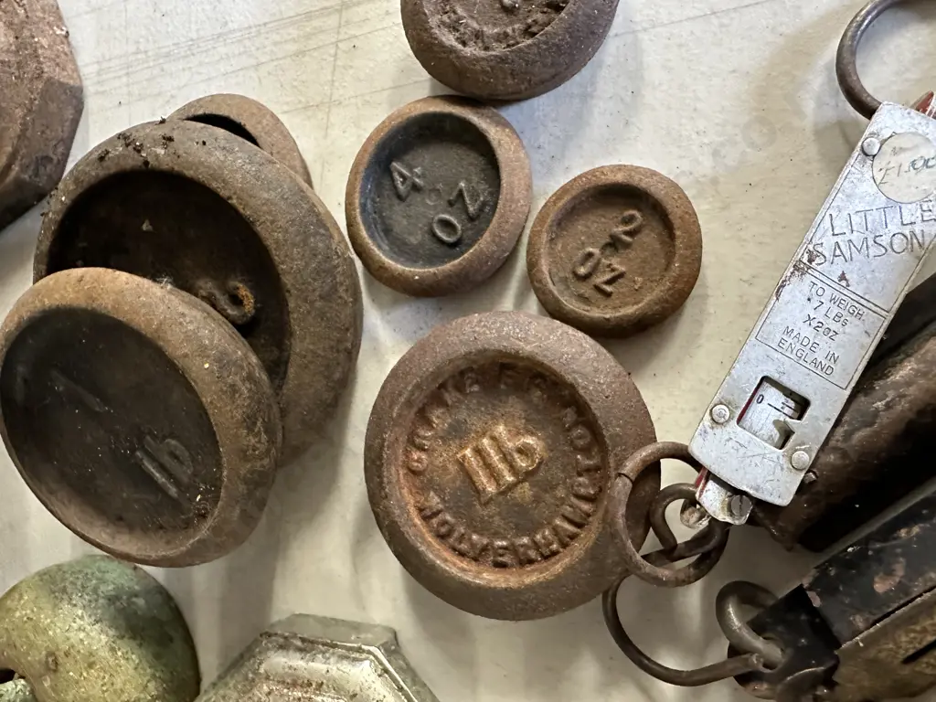 Vintage Scale Items & Assorted Weights Image 1++