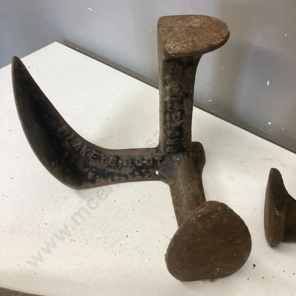 Antique Titan & Blakey's Paragon No 2 Cast Iron Cobbler Anvil & 2 Others Image 1++