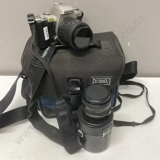 Pentax MZ-5 35mm SLR Film Camera SMC Pentax-F 1:4-5.6 35-80mm Lens,  Canon 50mm Lens & Bag