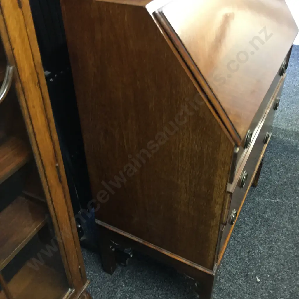 Mahogany Writing Bureau Three Drawer H101,W76,D42cm. Image 1++