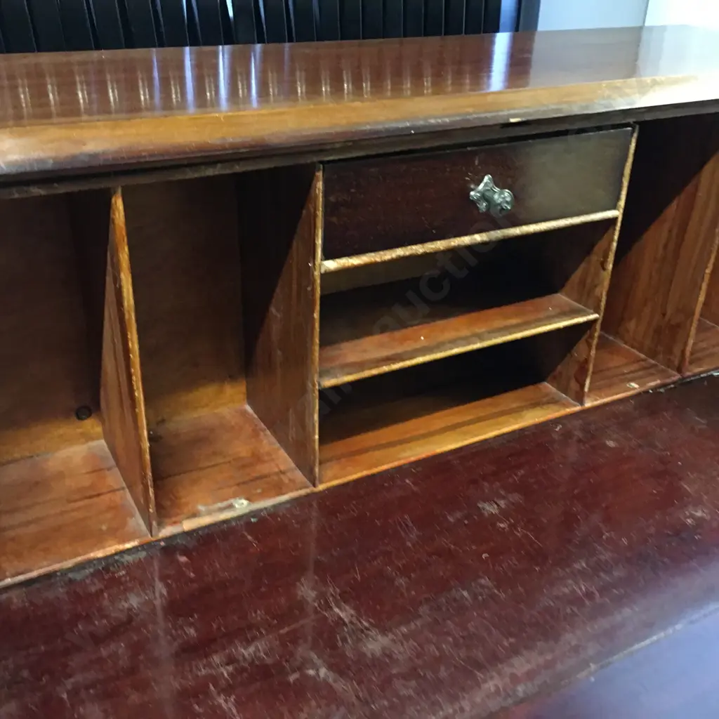 Mahogany Writing Bureau Three Drawer H101,W76,D42cm. Image 1++