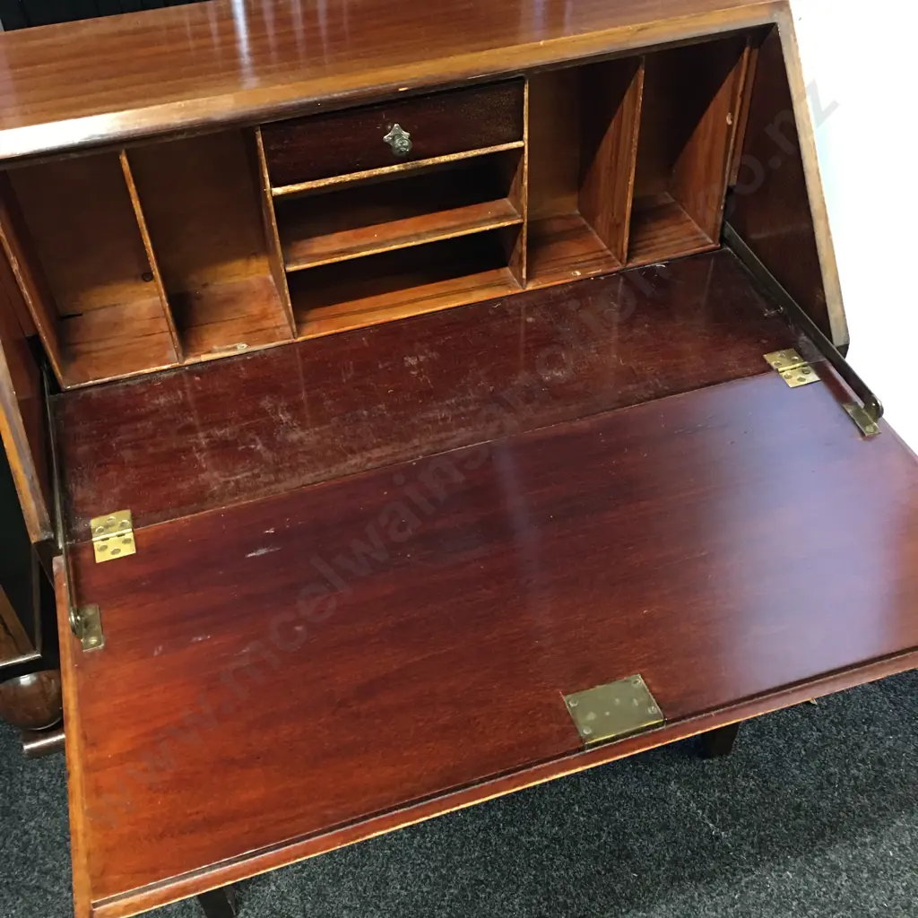 Mahogany Writing Bureau Three Drawer H101,W76,D42cm. Image 1++