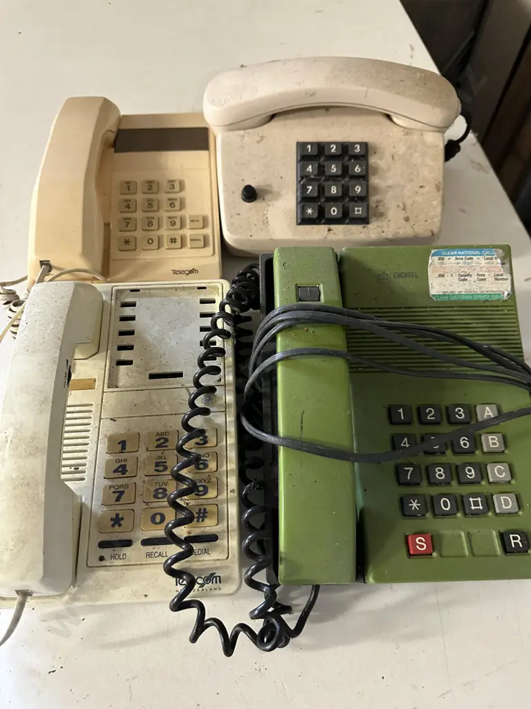 Vintage Phones x4 Image 1++