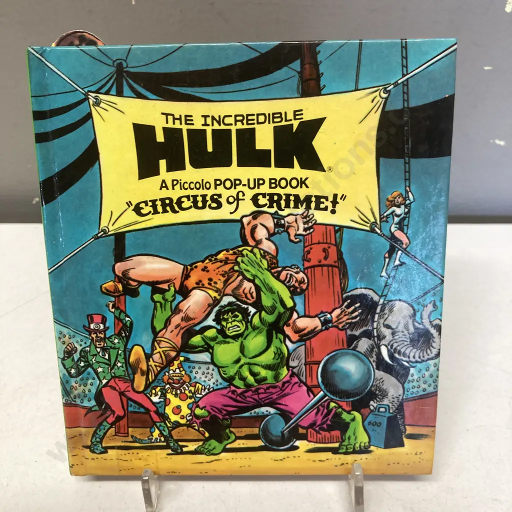 Vintage 1982 Marvel Piccolo Pop-Up Books The Amazing Spiderman "The Schemer Strikes" & Incredible Hulk "Circus Of Crime" Image 1++