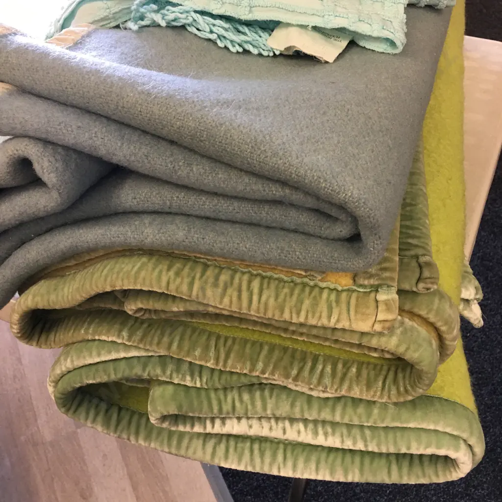 Selection Of Vintage Linen Including Single & Double Image 1++