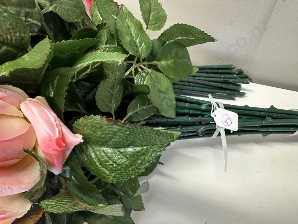 Bundle Of Pink & Cream Roses  Image 1++