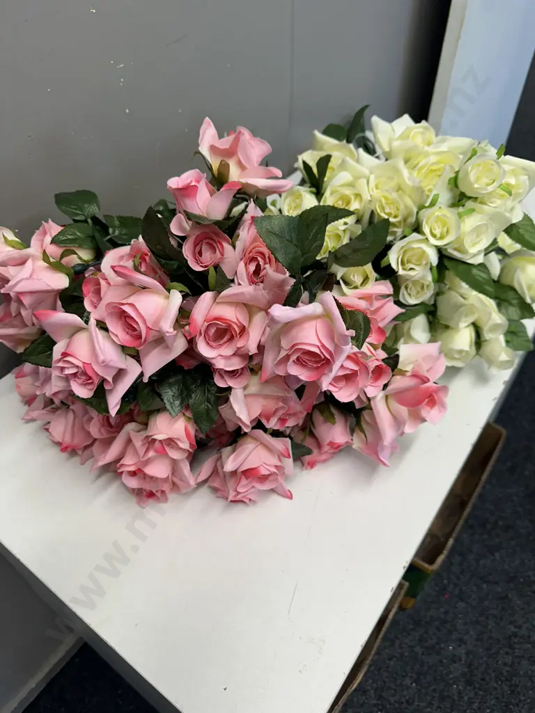 Bundle Of Pink & Cream Roses  Image 1++