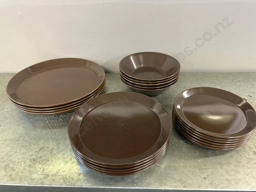 Crown Lynn Dinnerware  Image 1++