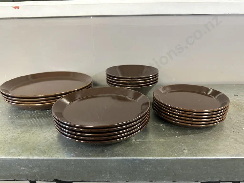 Crown Lynn Dinnerware  Image 1++