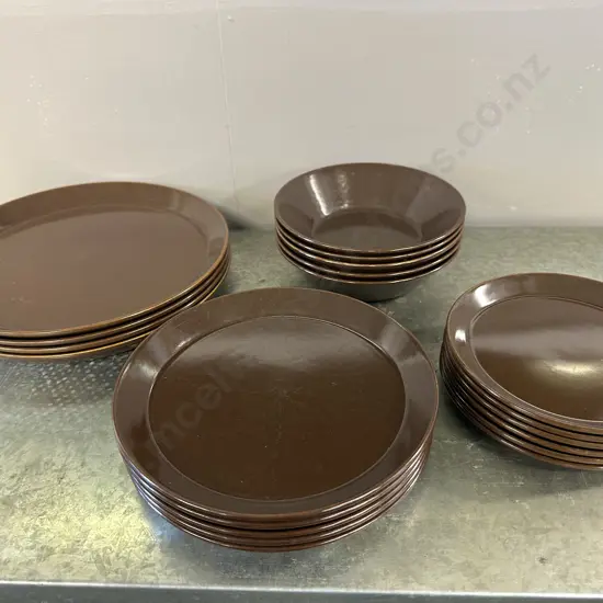 Crown Lynn Dinnerware 