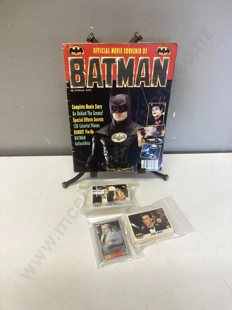 Batman Official Movie Souvenir Magazine 1989 & Assorted Batman Cards Image 1++