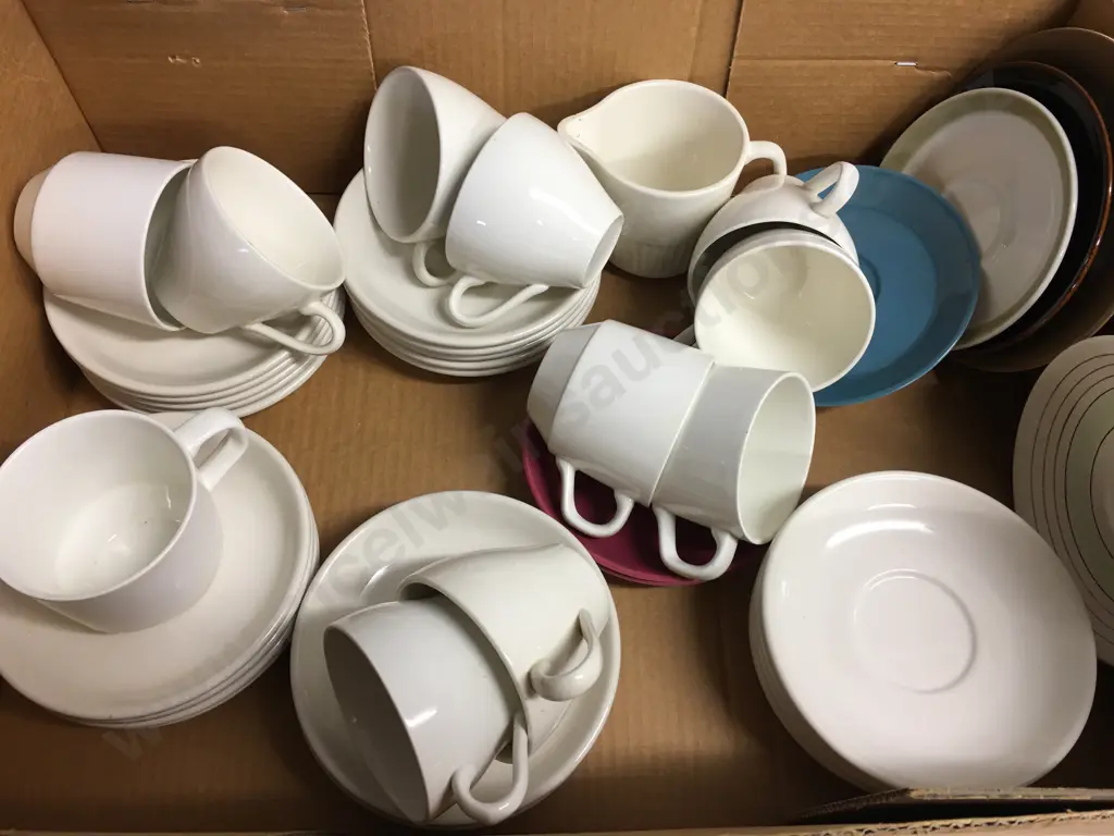 Assorted Crown Lynn China Items Image 1++