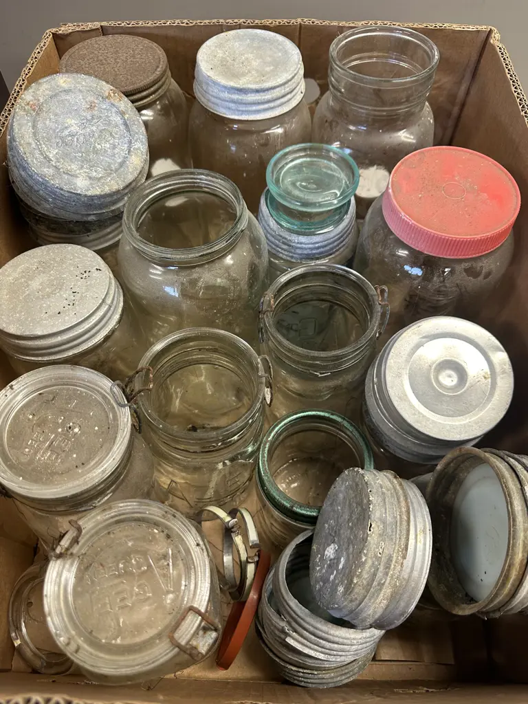 Assorted Vintage Jars Including Agee Image 1++