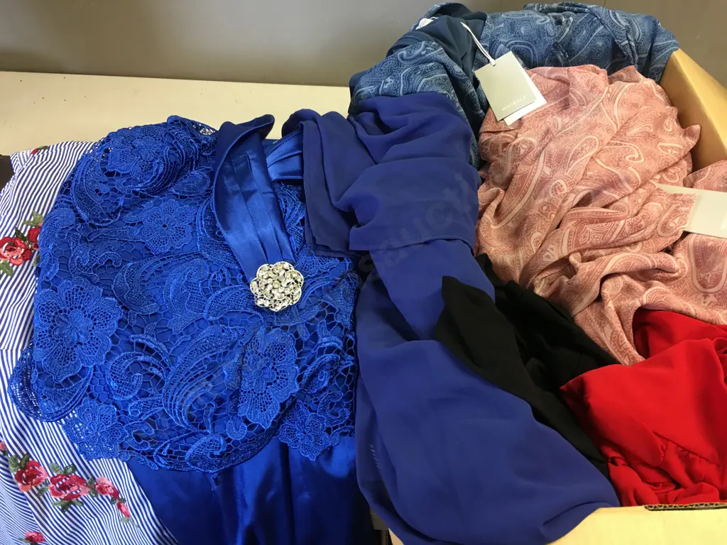 Box lot Ladies Clothing Image 1++