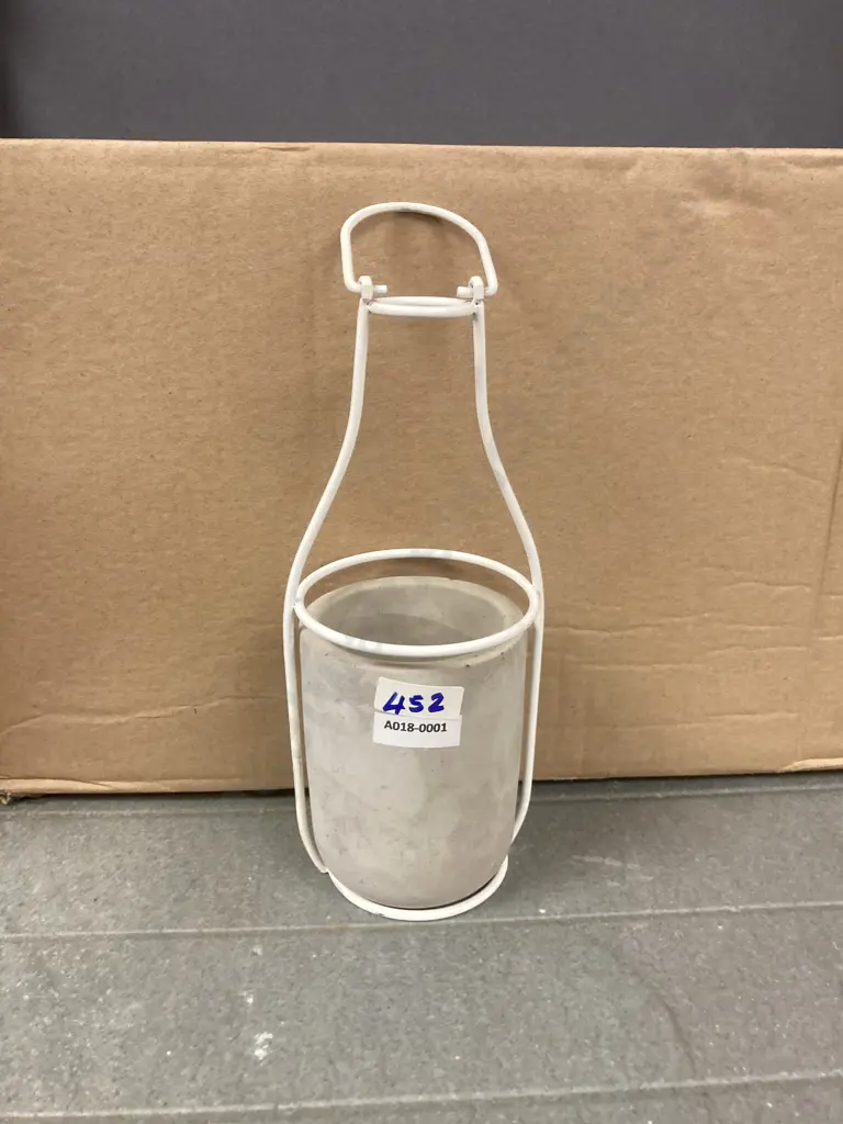 Lot of 18 Concrete Pots With Wire Frames Image 1++