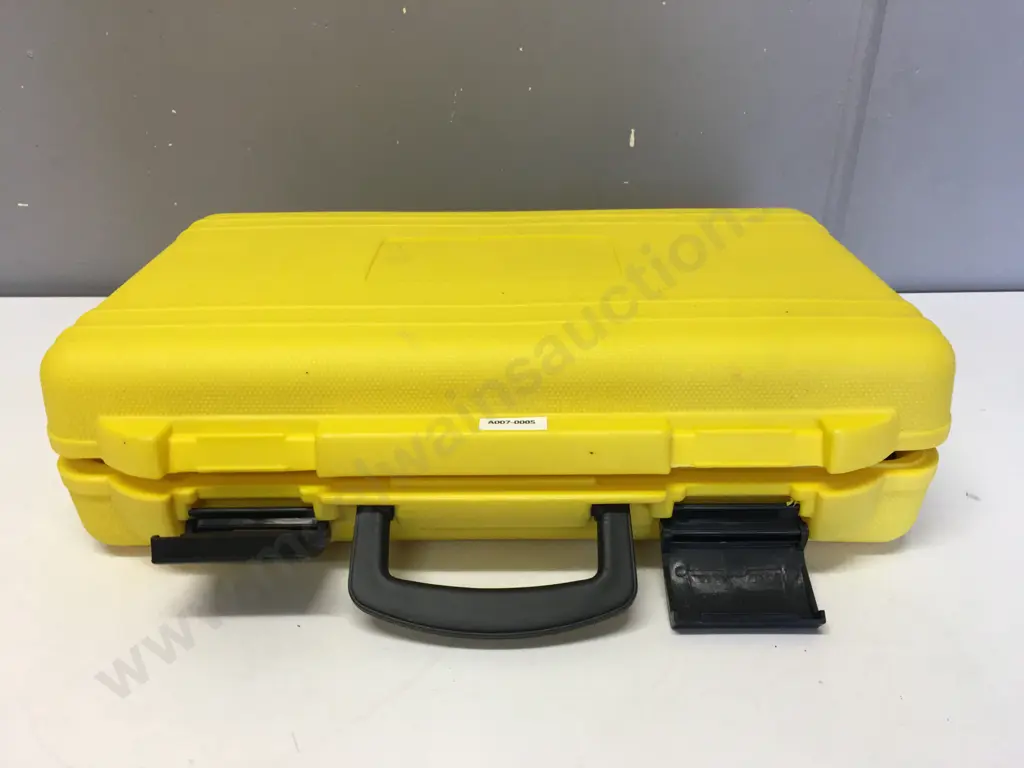 Laser Level In Plastic Case Image 1++