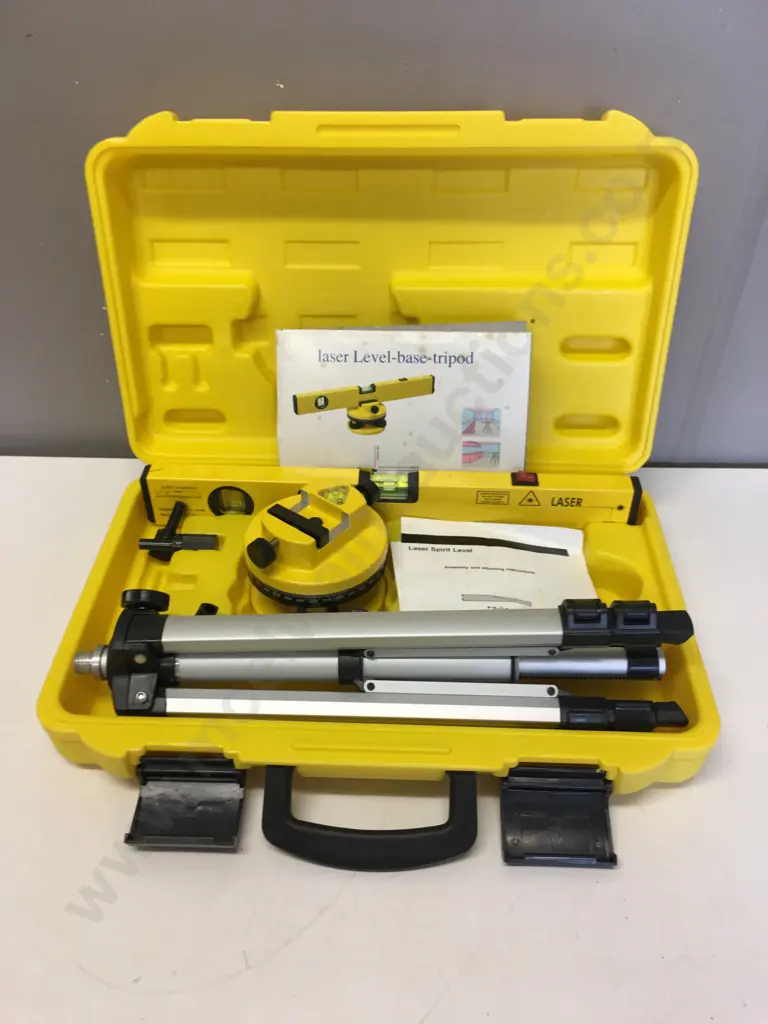 Laser Level In Plastic Case Image 1++