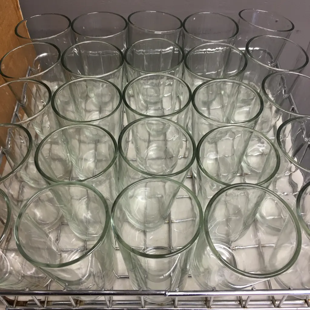 25 Glasses In Stainless Steel Tray Image 1++