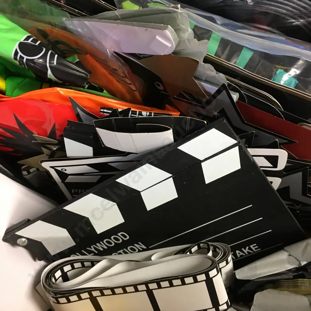Box Lot Party Scene Setters Etc Image 1++