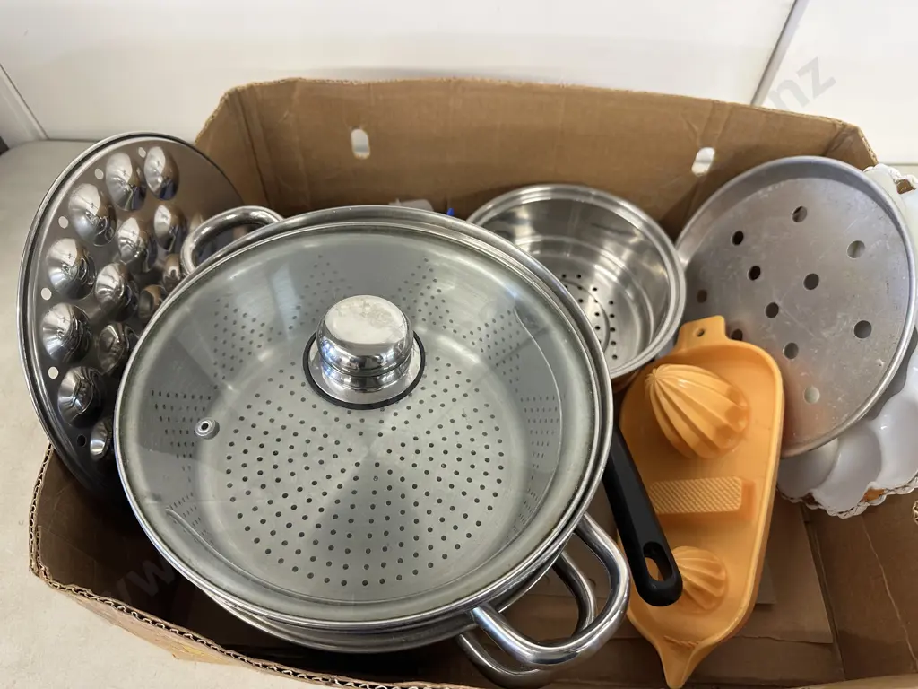 Assorted Kitchen Items Image 1++