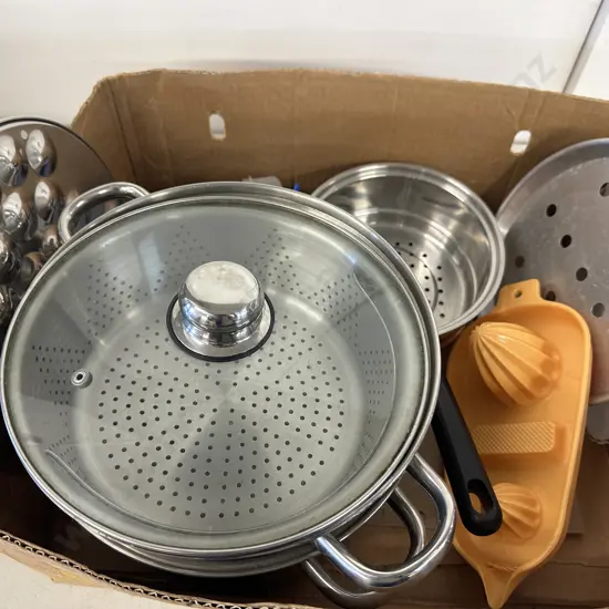 Assorted Kitchen Items