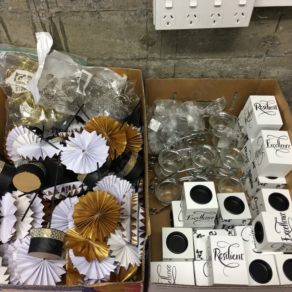 2 x Boxes Table Decorations, Black & White Candle Holders, Place Card Holders Image 1++
