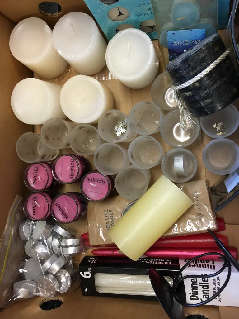 Box Lot Candles & Holders Image 1++