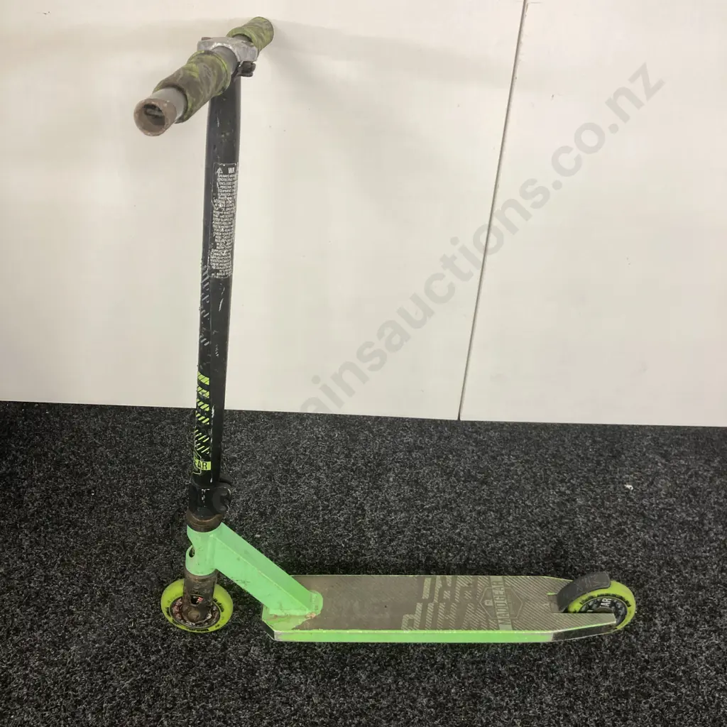 MADD Gear Action Sports Black & Green Scooter Image 1++