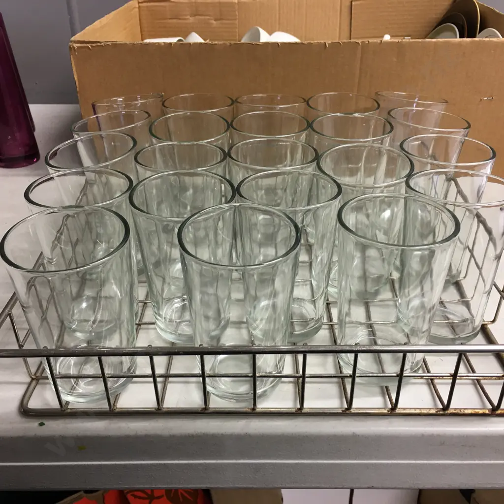  23 Glasses In Stainless Steel Tray Image 1++
