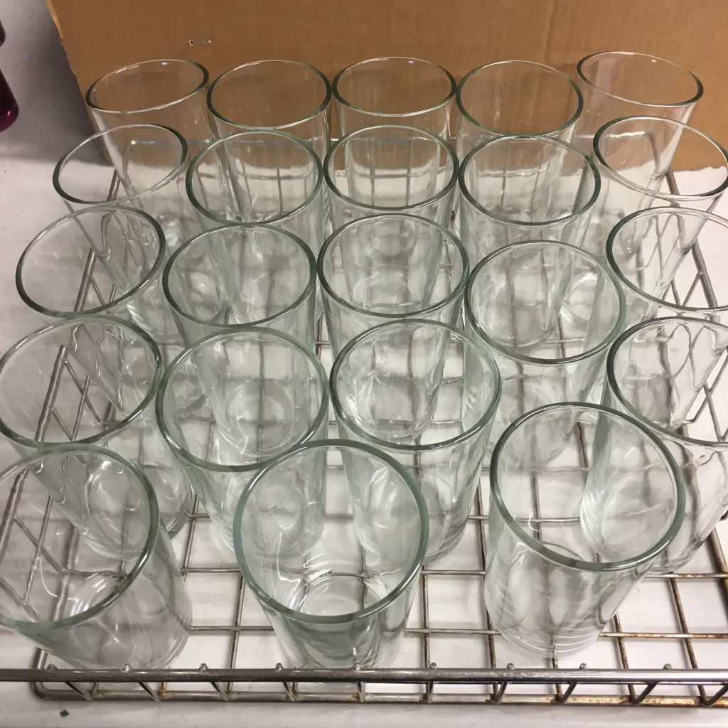  23 Glasses In Stainless Steel Tray Image 1++