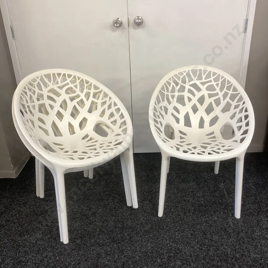 Set of 3 x Nilkamal Crystal Polycarbonate Armless Chairs (White) Image 1++
