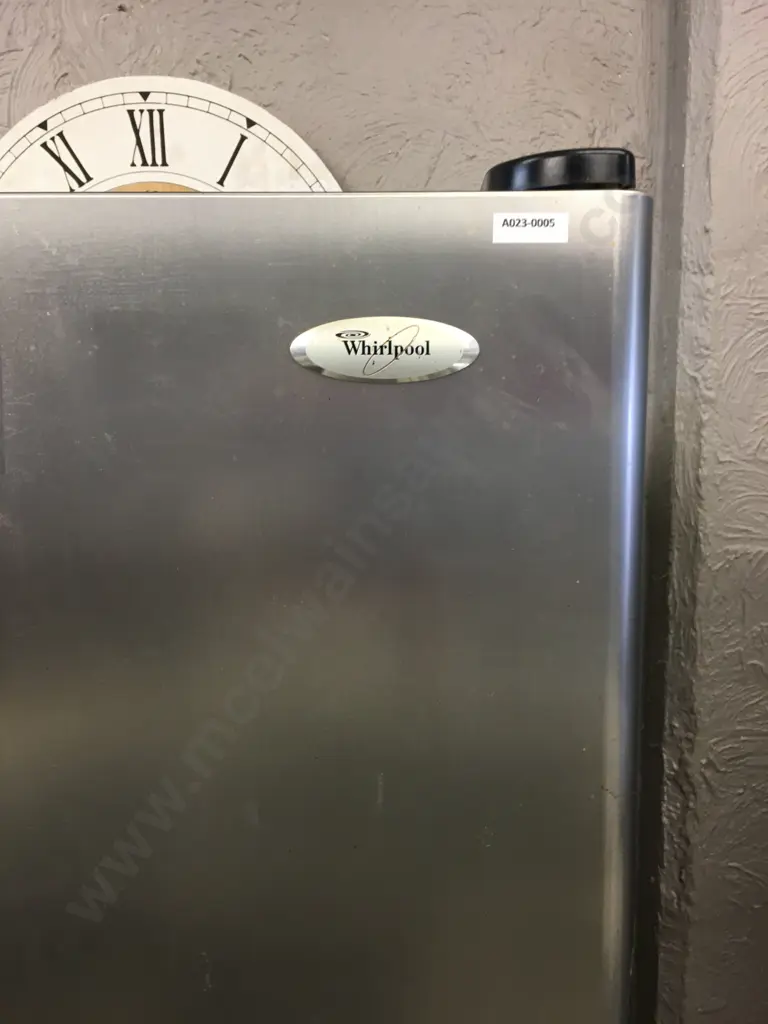 Whirlpool 6ED2FHKXRL 640L Side By Side Fridge Freezer, Stainless Steel & Black Image 1++
