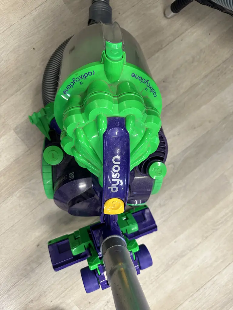 Dyson 12 Radix Cyclone Vacuum Cleaner #103-AU-A19218 Image 1++