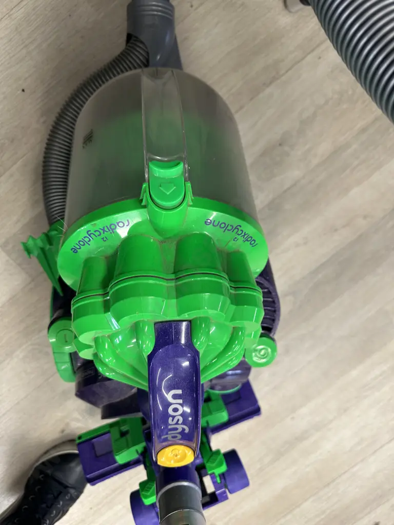 Dyson 12 Radix Cyclone Vacuum Cleaner #103-AU-A19218 Image 1++