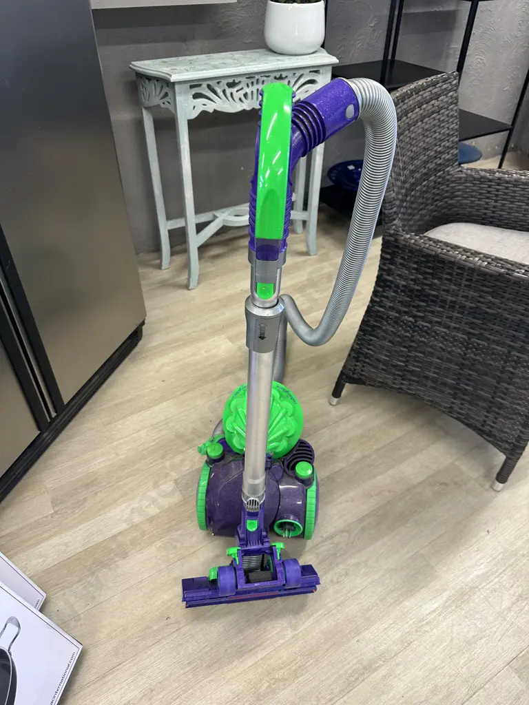 Dyson 12 Radix Cyclone Vacuum Cleaner #103-AU-A19218 Image 1++
