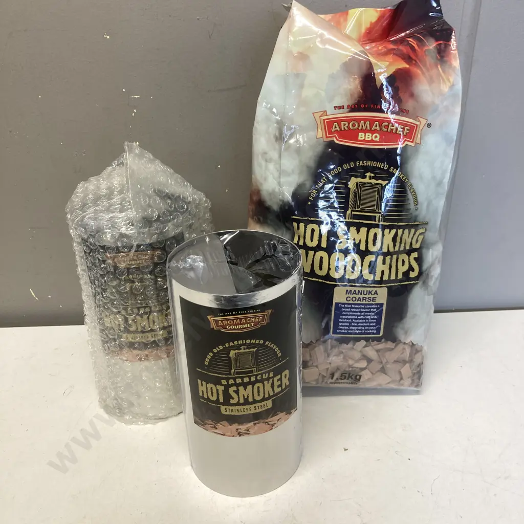 Aromachef Gourmet BBQ Hot Smokers x 2 With 1.5Kg Bag of BBQ Manuka Coarse Woodchips Image 1++