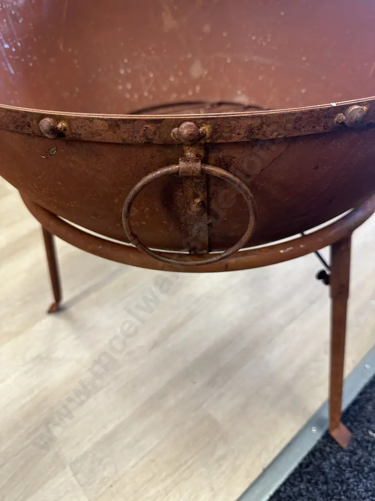 Big Smoke Delhi Firepit - Rustic Iron. 56 x 59cm Image 1++