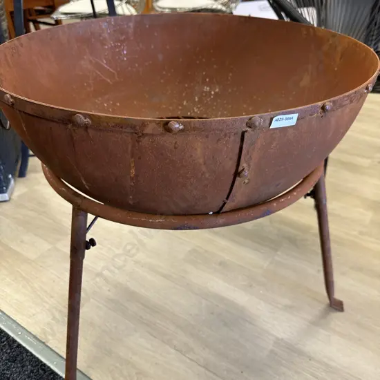 Big Smoke Delhi Firepit - Rustic Iron. 56 x 59cm