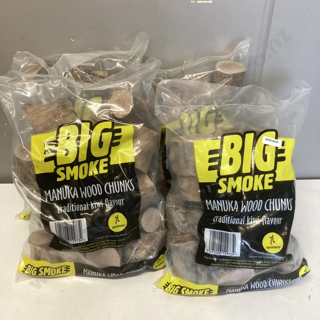 Big Wood Manuka Wood Chunks - 4 x 7 Litre Bags Image 1++