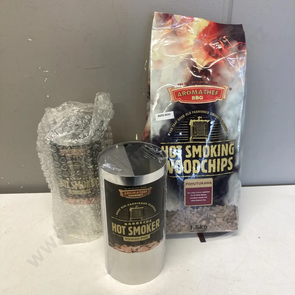 Aromachef Gourmet BBQ Hot Smokers x 2 With 1.5Kg Bag of BBQ Pohutukawa Woodchips Image 1++