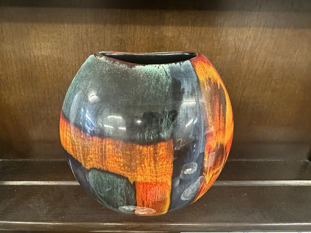 Poole Pottery Gemstones Purse Vase. 18 x 19cm Image 1++