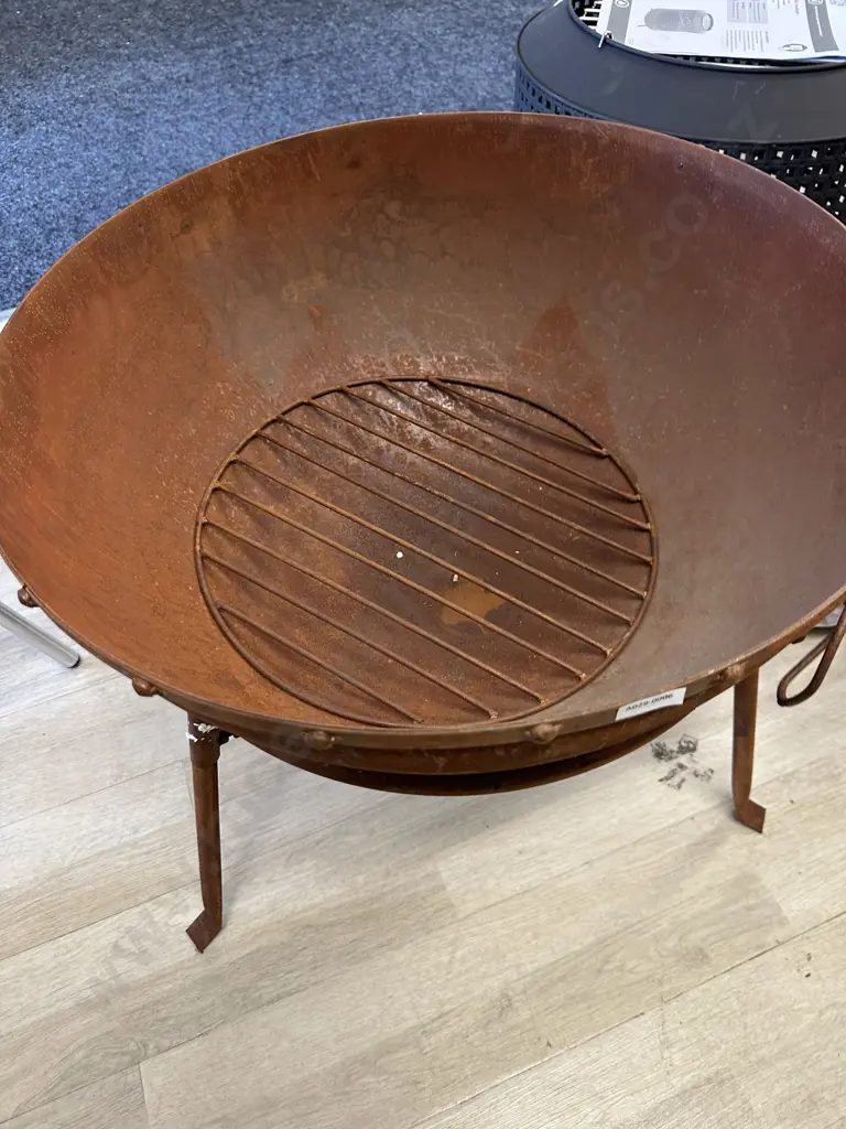 Big Smoke Delhi Firepit - Rustic Iron. 56 x 59cm Image 1++