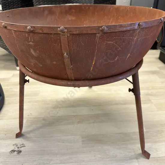 Big Smoke Delhi Firepit - Rustic Iron. 56 x 59cm