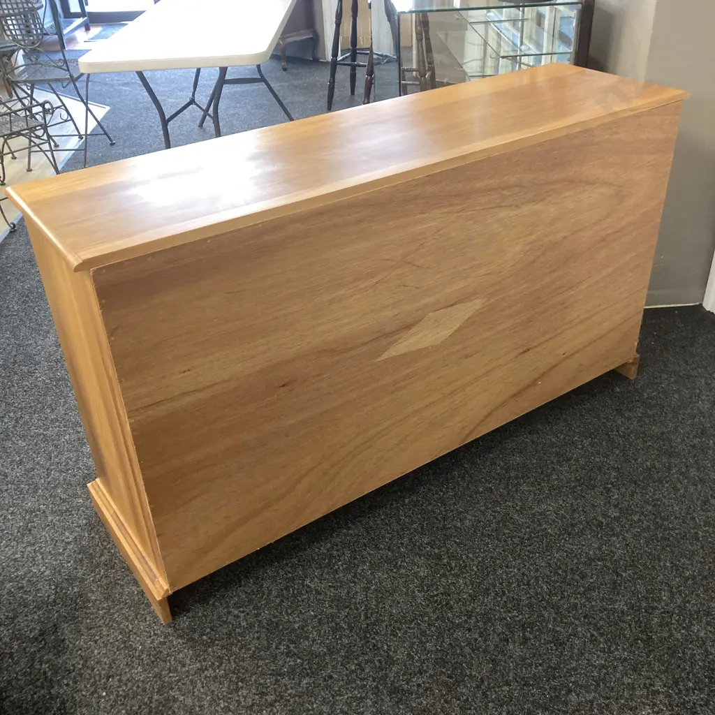 Solid Rimu Buffet, 3 Drawer, 3 Door, Knob Handles, Adjustable Shelves. H86 W153 D44cm Image 1++