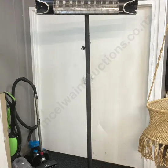Tevo Patio Heater With Stand Model SNBHTR (No Remote)