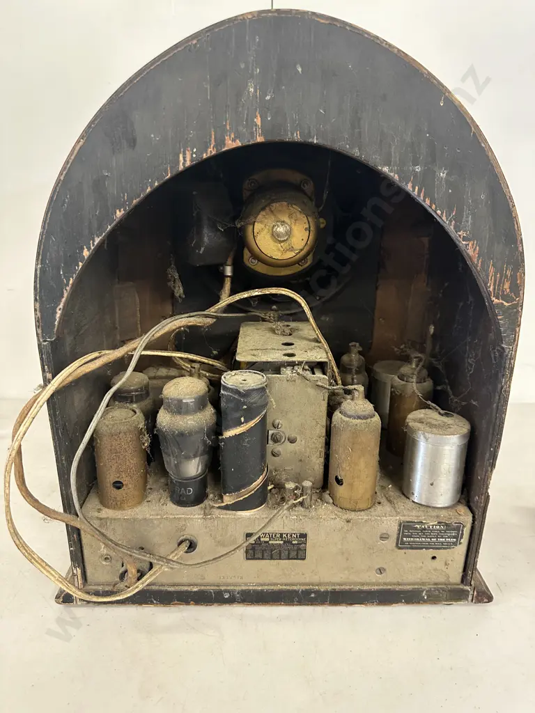 Vintage Atwater Kent 647 Cathedral Style Radio Image 1++