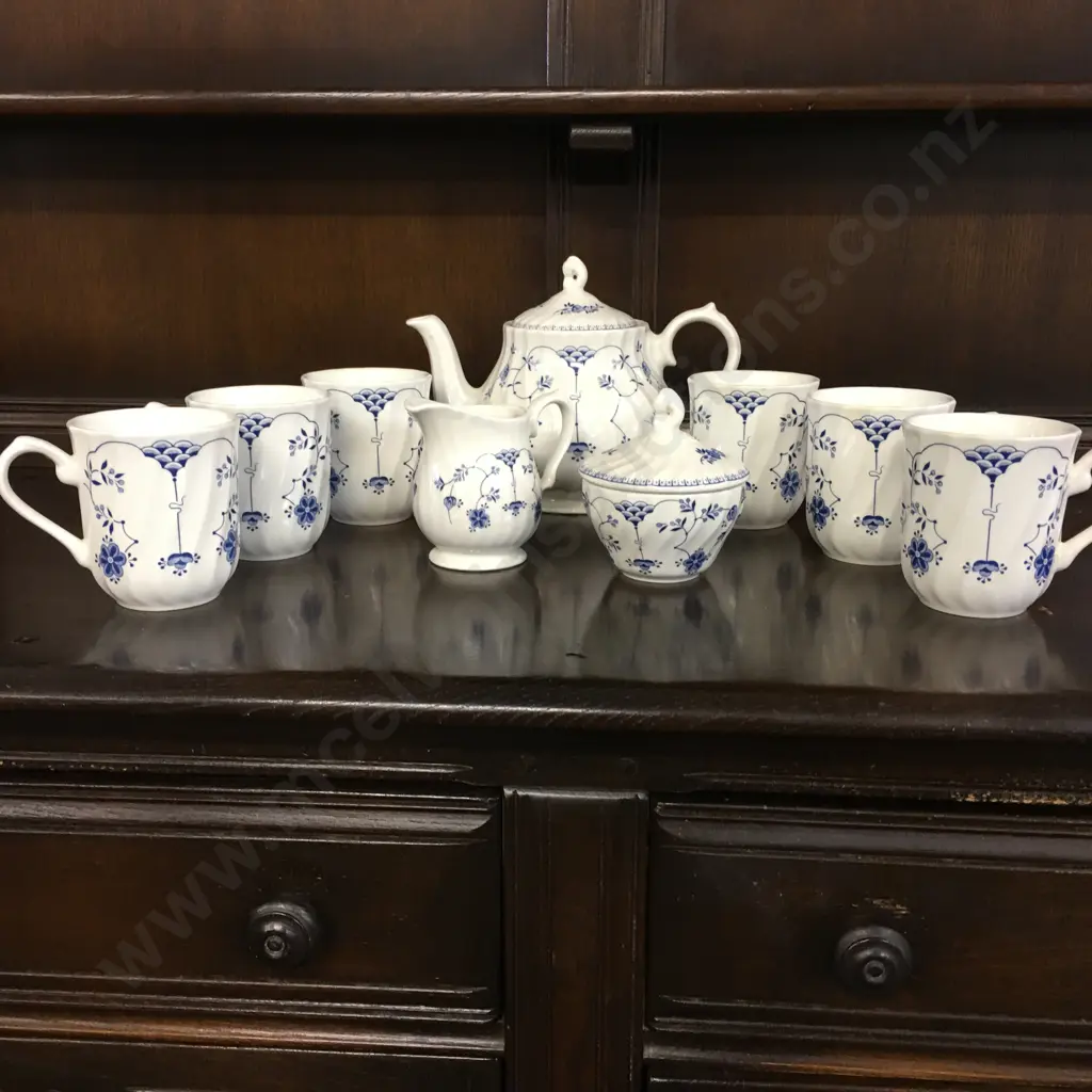 Churchill Teapot, Creamer, Sugar Bowl With Six Coffee Mugs Image 1++