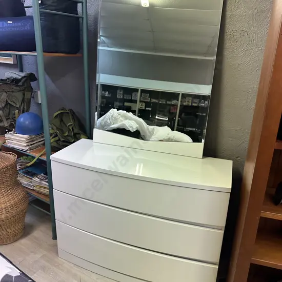 White Lacquered 3 Drawer Chest Of Drawers H80 W112 D44cm With 110 x 80cm Wall Mirror